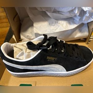 Puma Suede Classic XXI NWT